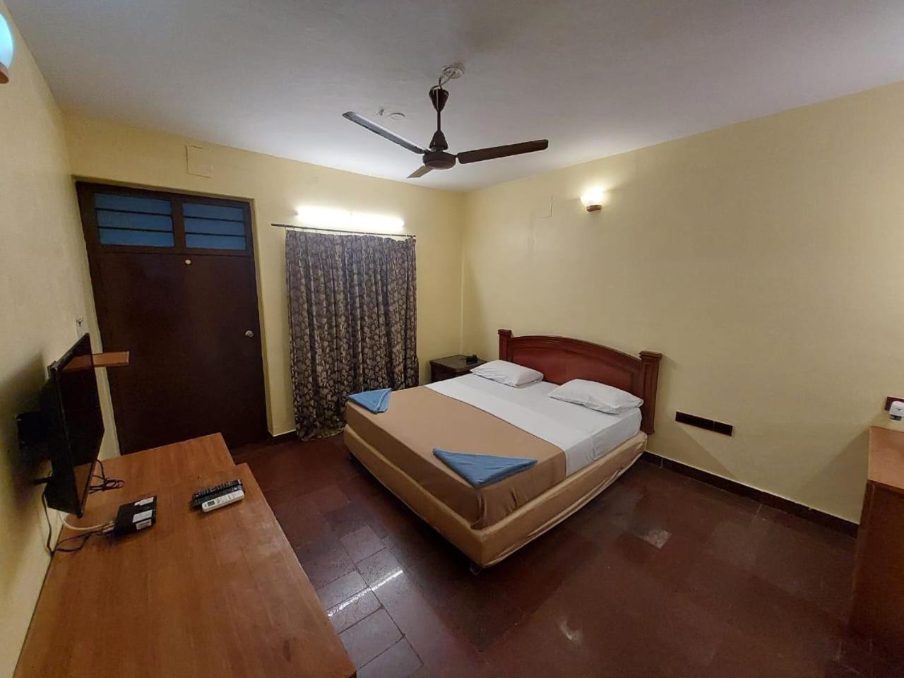 Sea Breeze Beach Resort Mahabalipuram Exterior foto