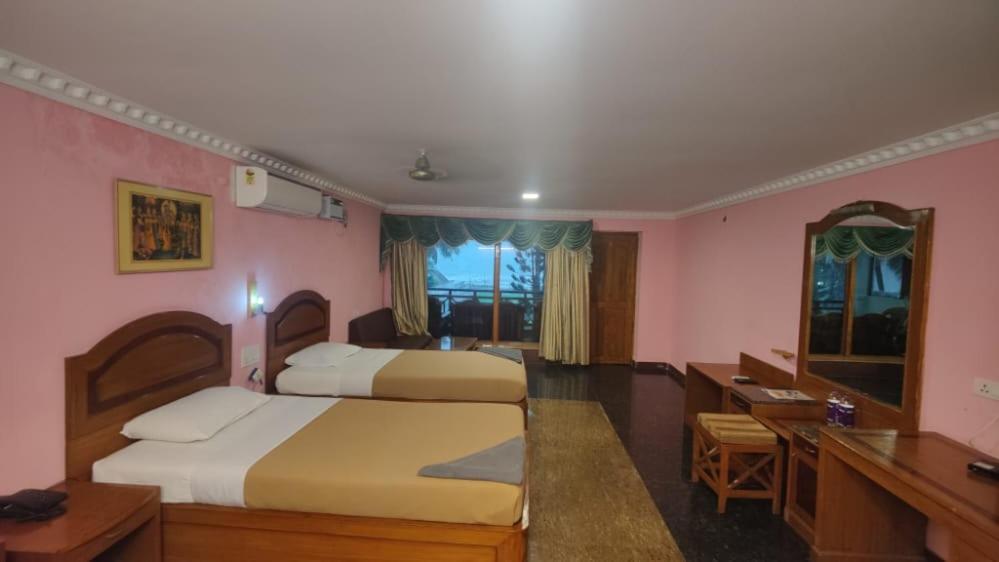 Sea Breeze Beach Resort Mahabalipuram Exterior foto